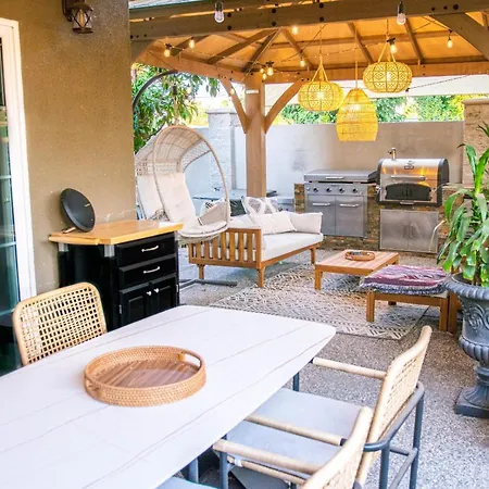 Casita Hosum: Modern Wfh Garden Suite W/ Gazebo Outdoor Kitchen & Bbq